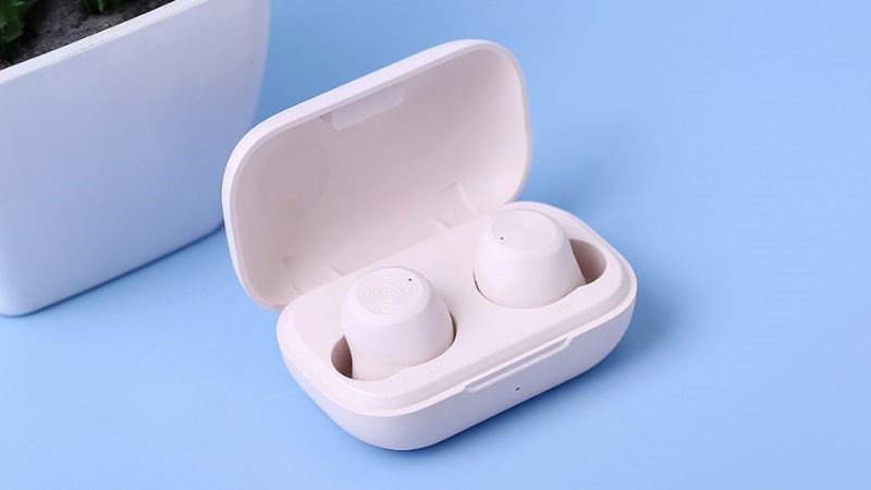 Thiết kế nhỏ gọn của tai nghe In-ear giúp cách âm tốt và dễ dàng mang theo