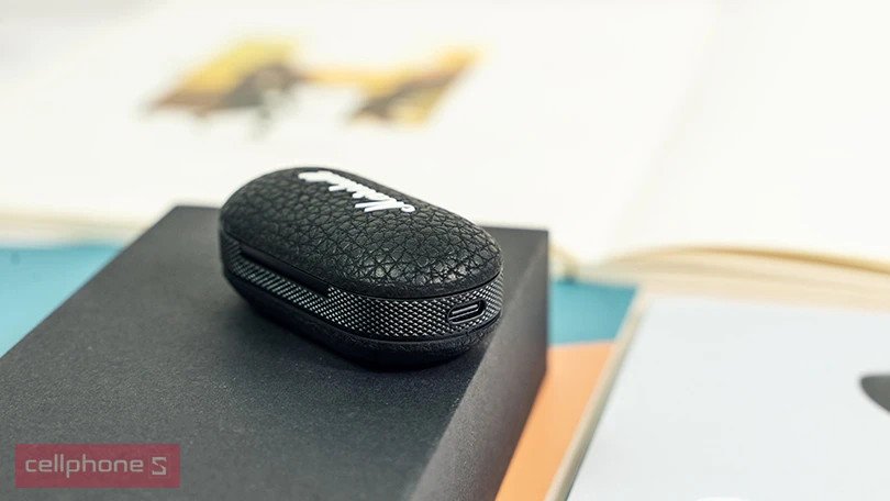 Thiết kế nhỏ gọn của tai nghe Marshall Mode II