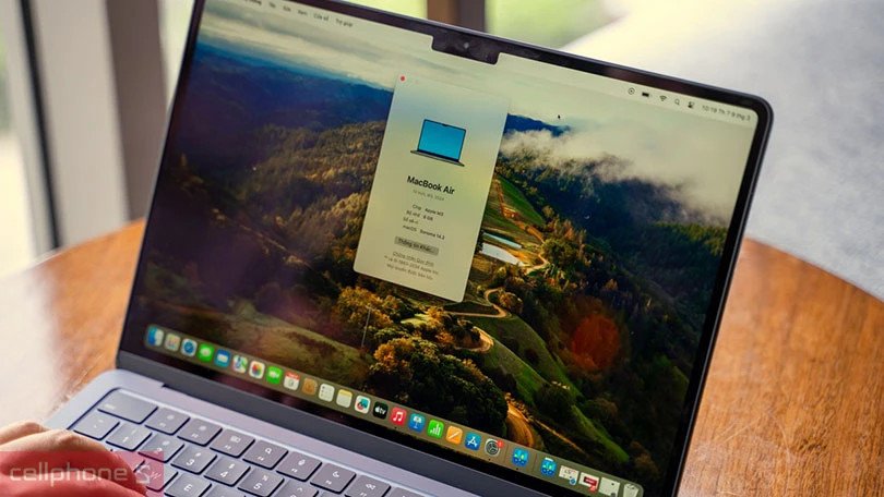 Thiết kế siêu mỏng nhẹ của laptop Apple Macbook Air, lý tưởng cho người dùng di động.