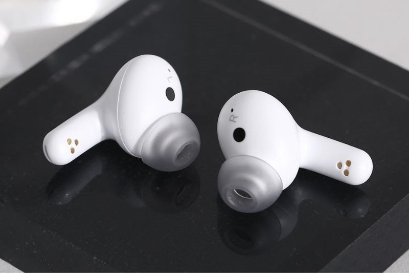 Thiết kế tai nghe LG với công nghệ chống ồn và khả năng kháng nước IPX4