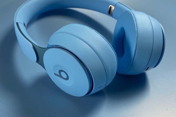 Thiết kế tai nghe On-ear nằm gọn trên vành tai