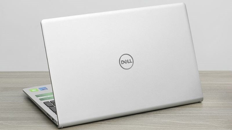 Thiết kế thanh lịch của Dell Inspiron 15 3530 i7 1355U, đại diện cho **laptop giá rẻ cấu hình cao** cho người dùng chuyên nghiệp.