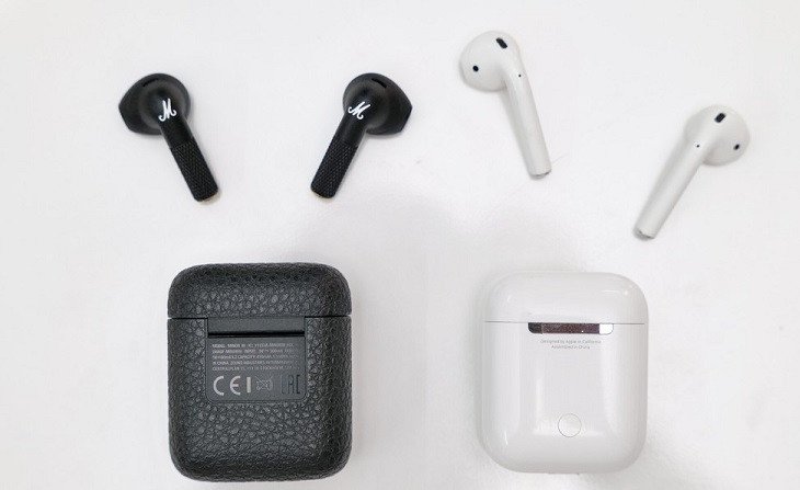 Thiết kế và cảm giác đeo của tai nghe Marshall Minor 3 và AirPods 2 khi đặt trên tai