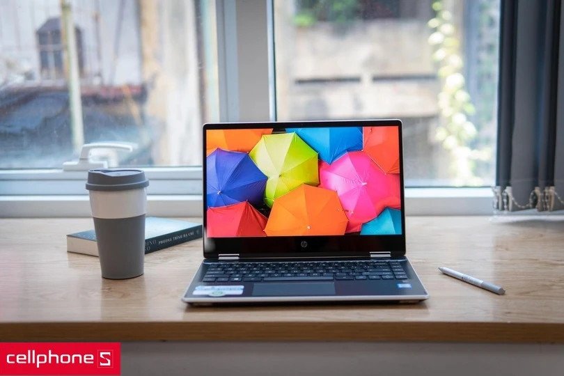 Thời lượng pin laptop bền bỉ, một yếu tố quan trọng khi chọn mua trả góp.