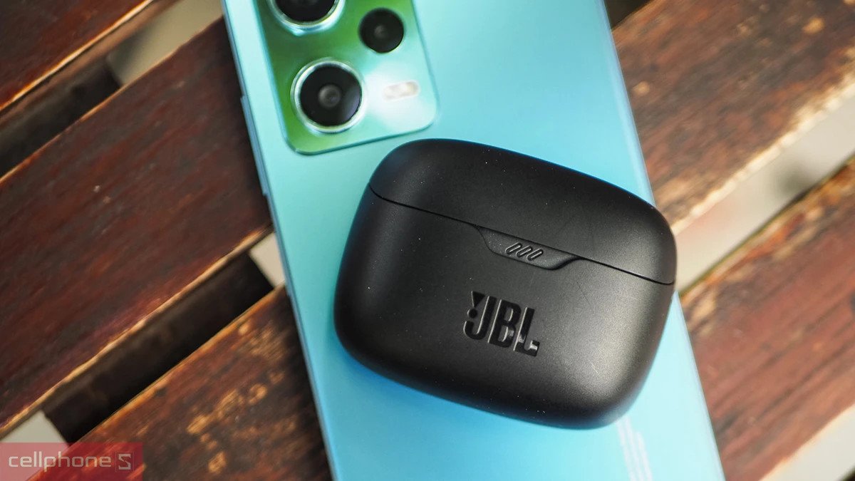thời lượng pin tai nghe chụp JBL