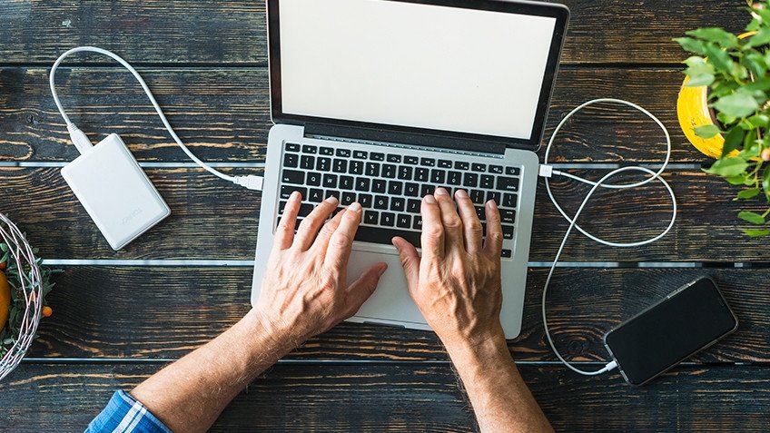 Thực hiện sạc xả định kỳ để duy trì tuổi thọ pin và giới hạn pin laptop Acer