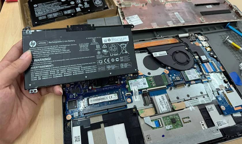 Tìm hiểu cấu tạo bên trong laptop trước khi lắp thêm ổ cứng SSD