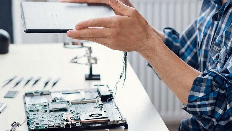 Tìm kiếm địa chỉ uy tín để thay màn hình cho laptop HP