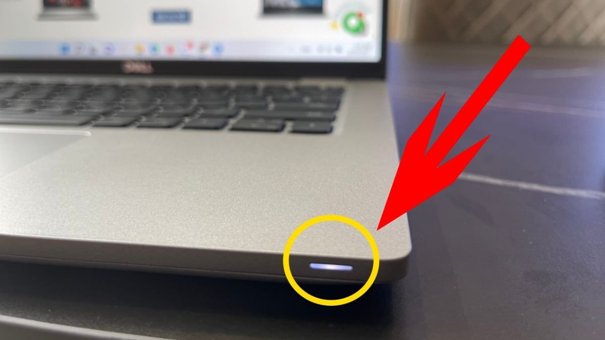 Tình trạng đèn báo nguồn laptop nhấp nháy nhưng không khởi động