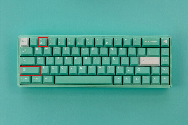 Tổ hợp phím Shift + 2 để gõ a còng