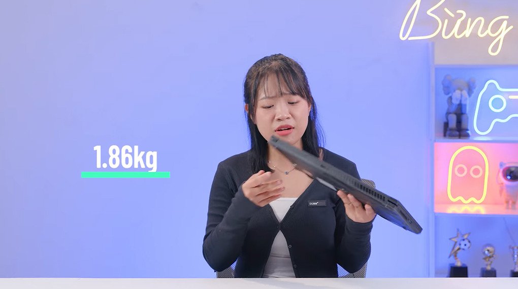 Trọng lượng nhẹ lý tưởng cho di động của laptop MSI GF63 12VE-460VN