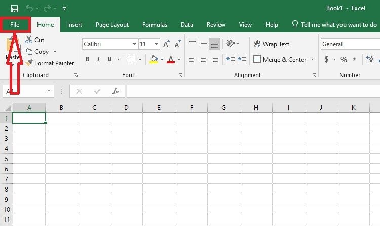 Truy cập tab File trong Excel để xem các tùy chọn lưu trữ