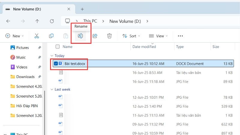 Tùy chọn đổi tên tài liệu Word trên thanh công cụ