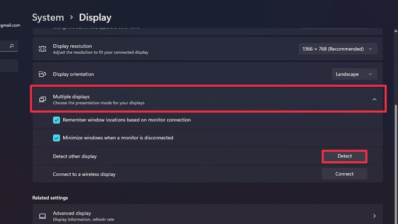 Tùy chọn thiết lập nhiều màn hình trong cài đặt hiển thị giúp tối ưu cách kết nối màn hình với laptop Win 11