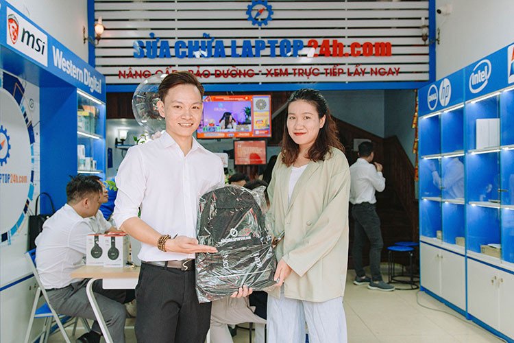 Ưu đãi và quà tặng khi sử dụng dịch vụ sửa chữa laptop tại Long Biên