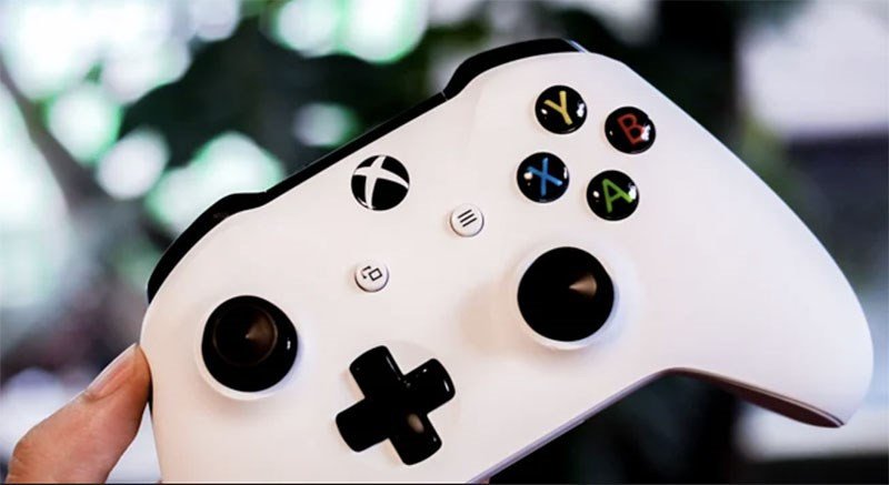 Ưu điểm của việc điều khiển game đua xe bằng tay cầm chuyên dụng so với bàn phím