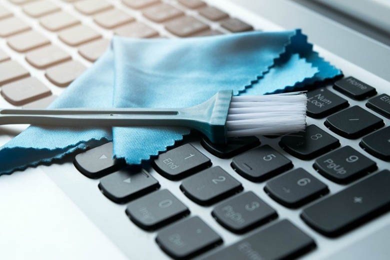 Vệ sinh bàn phím laptop Dell