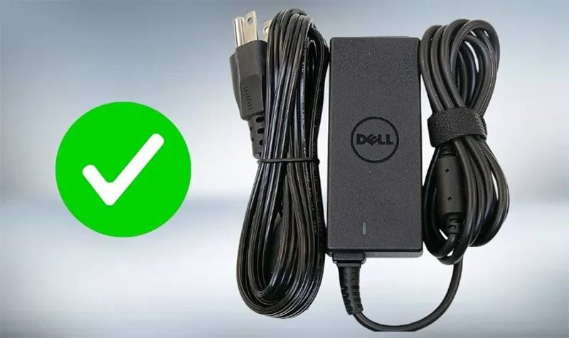 Vệ sinh bàn phím và touchpad laptop Dell định kỳ bằng dụng cụ chuyên dụng