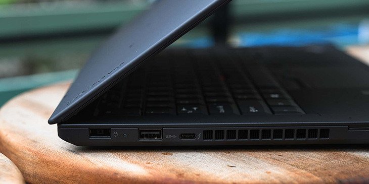 Vệ sinh cổng kết nối laptop, làm sạch cổng USB laptop