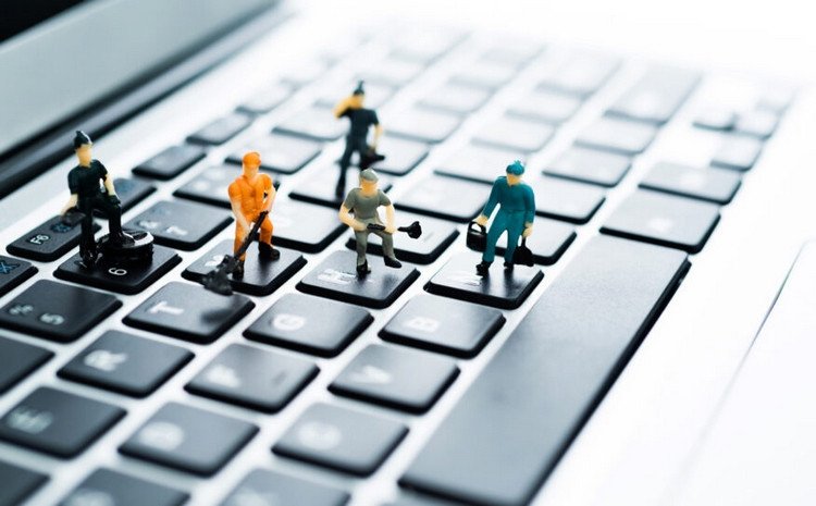 Vệ sinh định kỳ là cách tăng tuổi thọ trung bình của laptop Dell