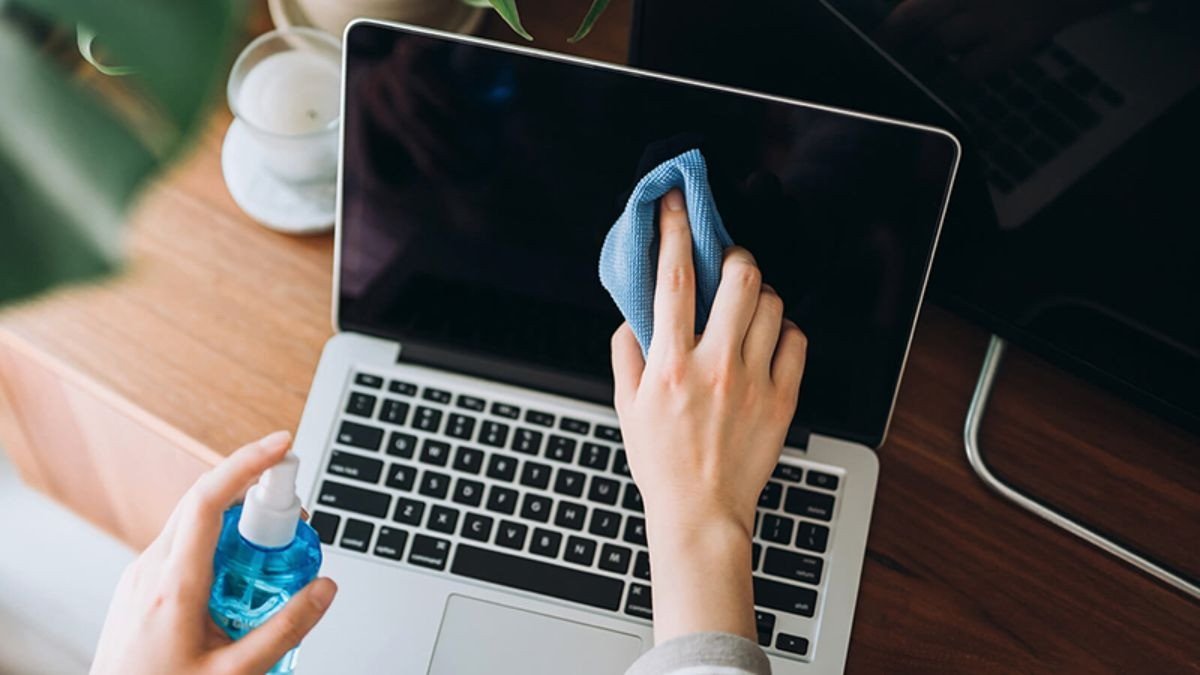 Vệ sinh laptop Dell để tránh quá nhiệt và lỗi nguồn