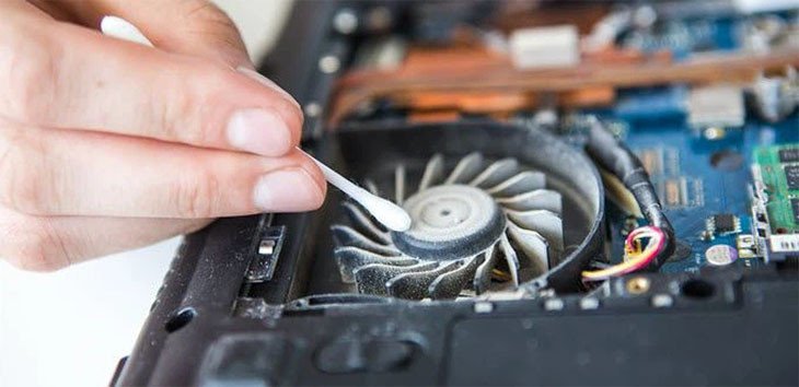 Vệ sinh quạt tản nhiệt laptop, làm sạch khe thông gió