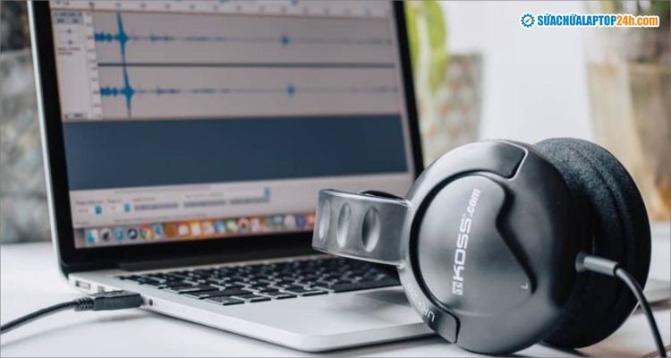 Xác định vị trí để cắm tai nghe vào laptop