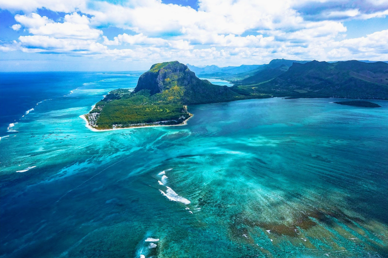 Đảo quốc Ấn Độ Dương: Thiên đường biển trắng, nước xanh? Bãi biển Seychelles với đá granite và cát trắng mịn