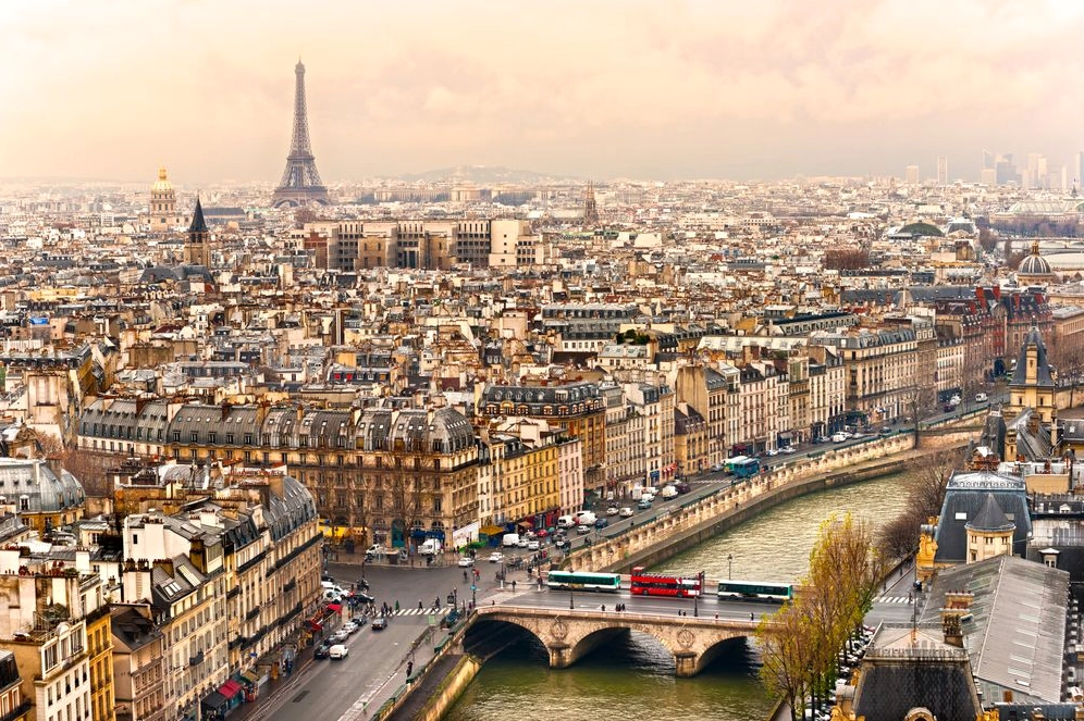 Bảo tàng Louvre về đêm