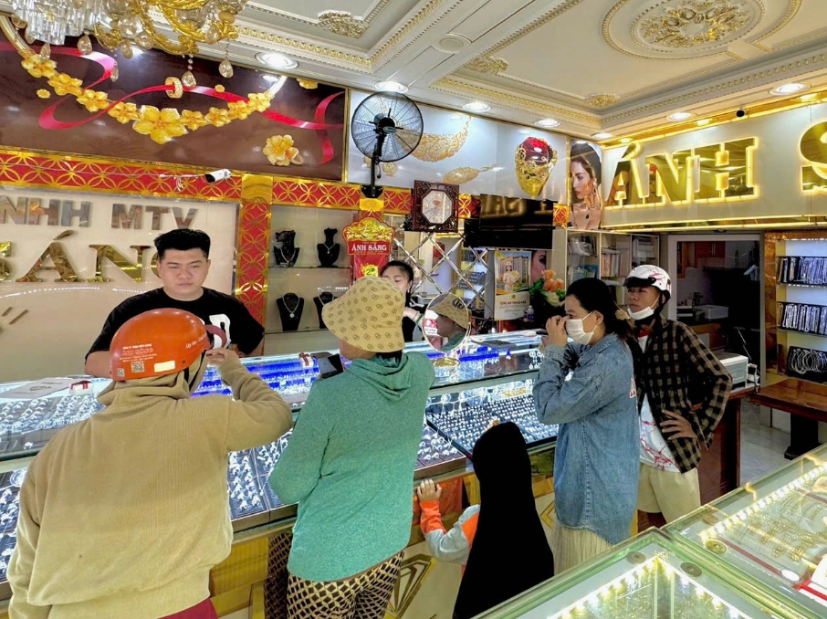 Biểu đồ giá vàng 18K hôm nay