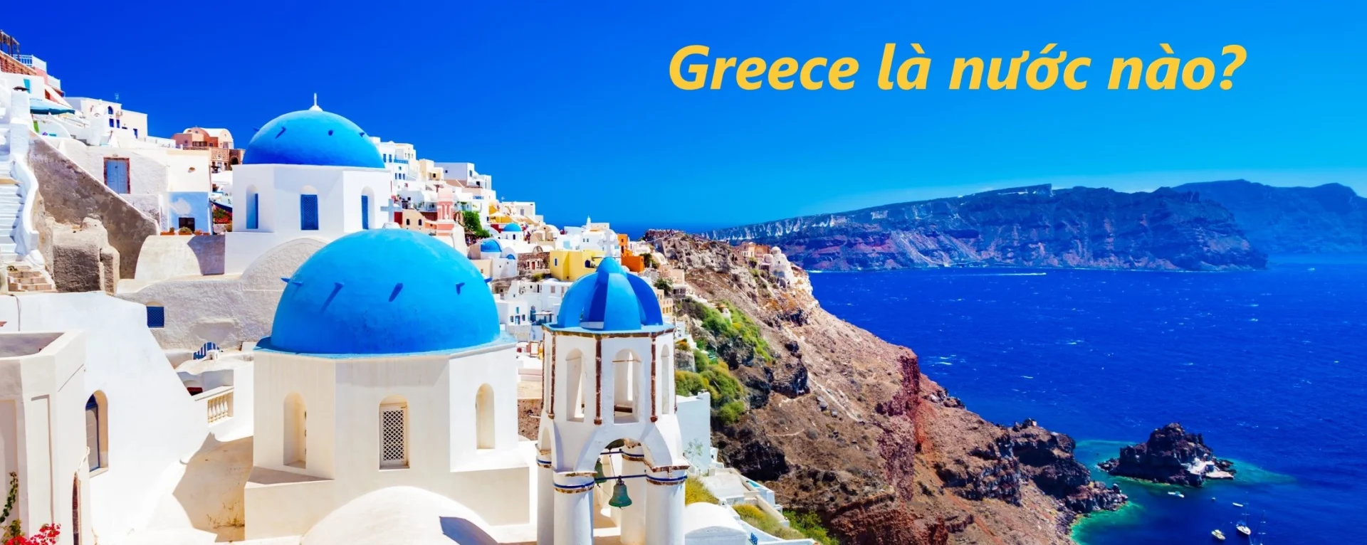 Greece Là Nước Nào? Khám Phá Vùng Đất Thần Thoại và Hiện Đại Cảnh biển đẹp với du thuyền và kiến trúc đặc trưng của Hy Lạp