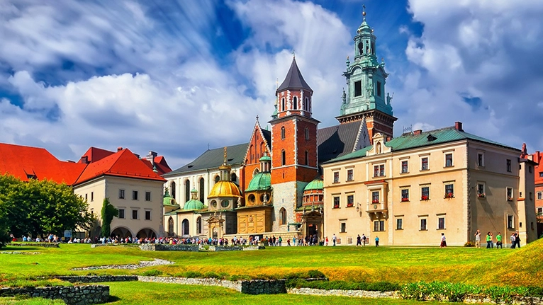 Made in Poland là nước nào? Khám phá nguồn gốc & tiềm năng 2026 Cảnh quan Ba Lan