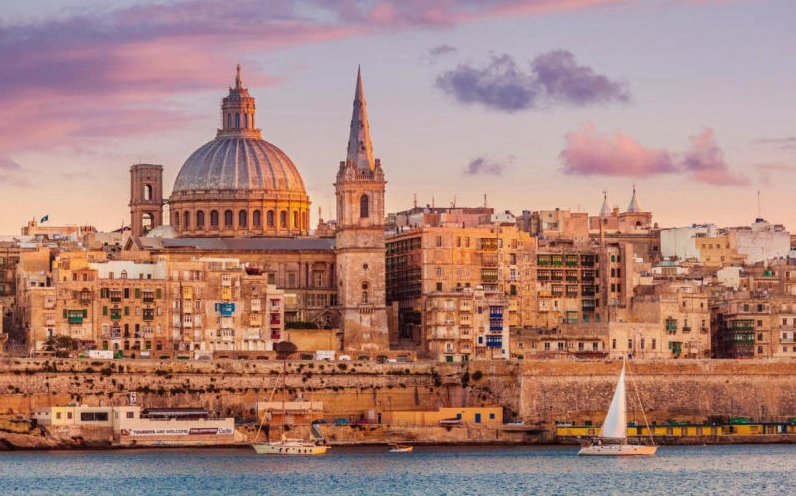 Malta Là Nước Nào? Khám Phá Quốc Đảo Địa Trung Hải Đầy Bí Ẩn Cảnh quan bờ biển Malta