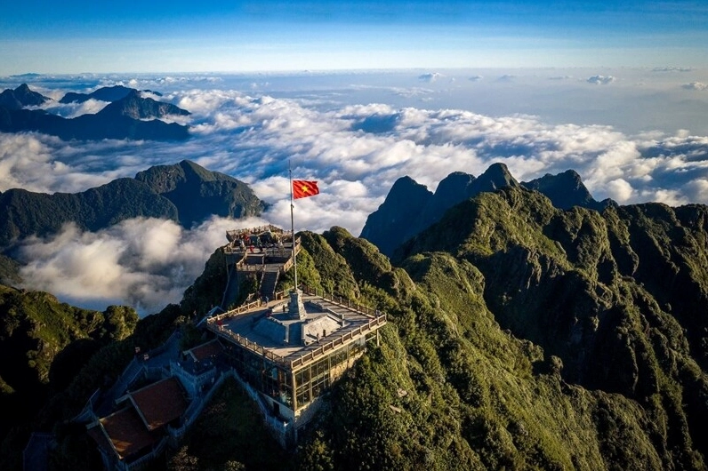 Dãy núi cao và đồ sộ nhất nước ta là dãy núi nào? Khám phá! Cảnh quan núi non hùng vĩ của Việt Nam