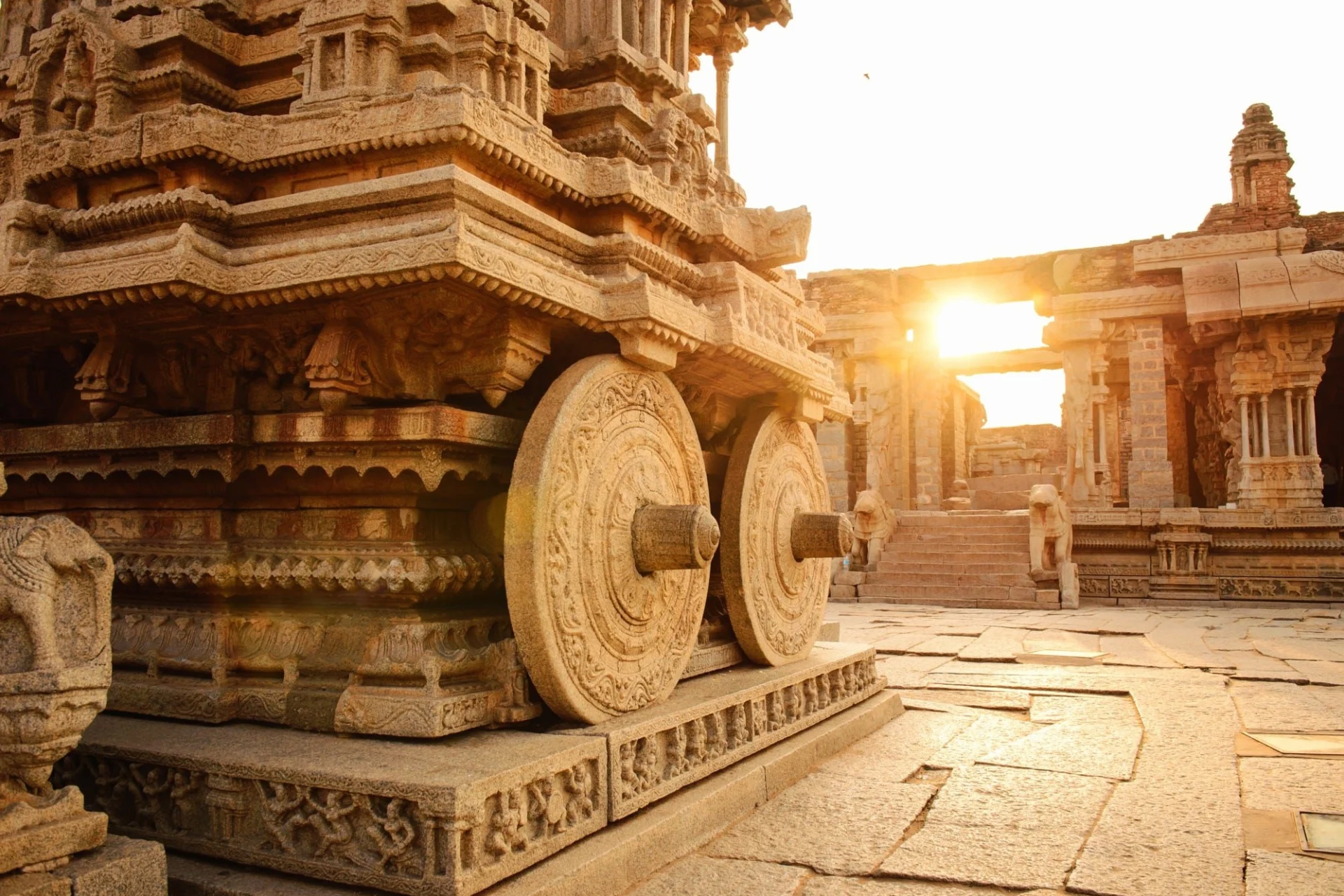Đền thờ Mặt Trời Konark ở nước nào? Khám phá kiến trúc độc đáo Chi tiết chạm khắc trên tường Đền Konark