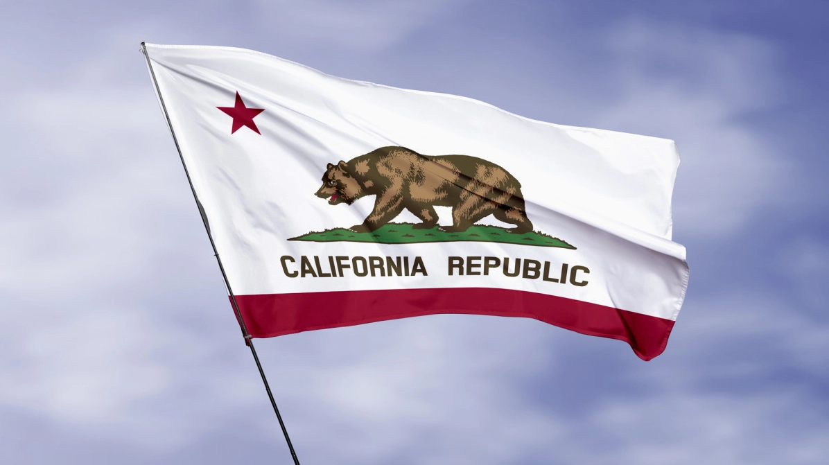 California Ở Nước Nào? Khám Phá Vùng Đất Vàng Của Hoa Kỳ Cờ California với hình ảnh con gấu