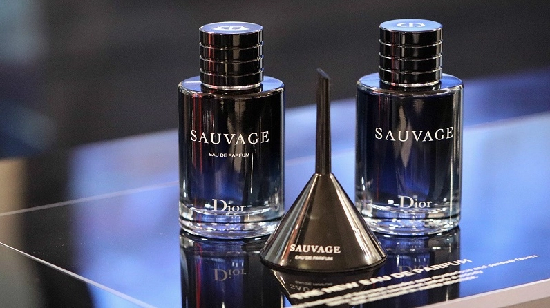 Dior của nước nào? Khám phá nguồn gốc thương hiệu xa xỉ bậc nhất Cửa hàng Dior sang trọng