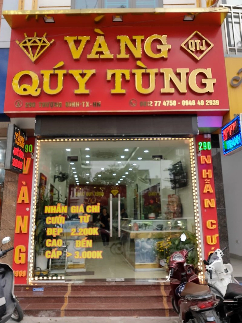 Cửa hàng Vàng Quý Tùng sang trọng