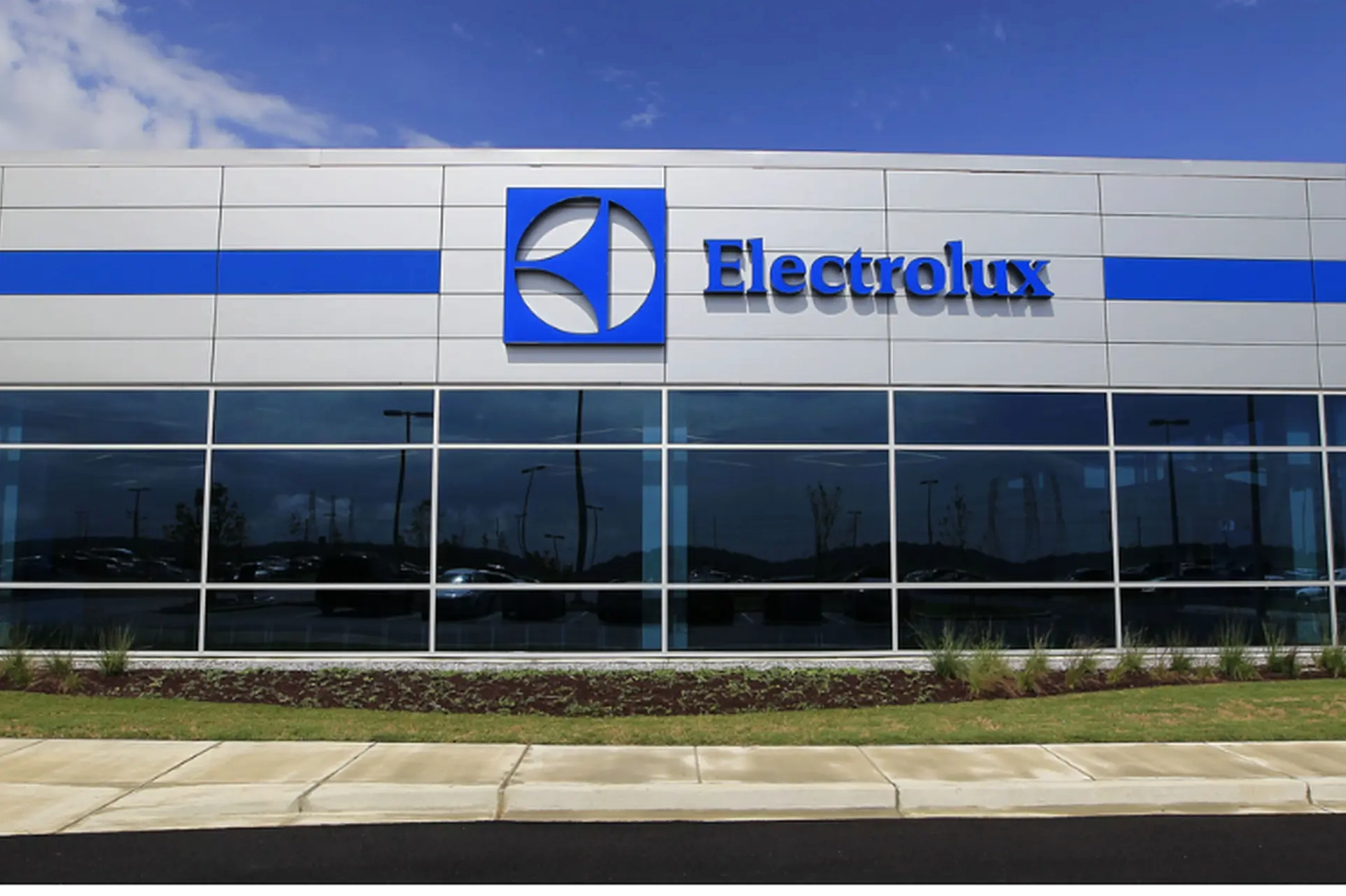electrolux-cua-nuoc-nao-kham-pha-thuong-hieu-o-gia-dung-toan_572