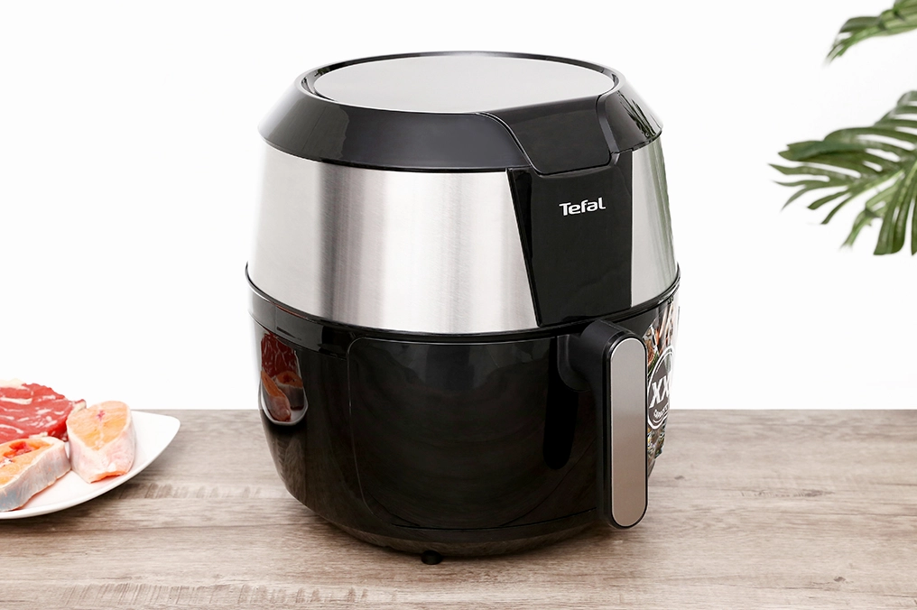 Hình ảnh bàn là hơi nước Tefal đang sử dụng