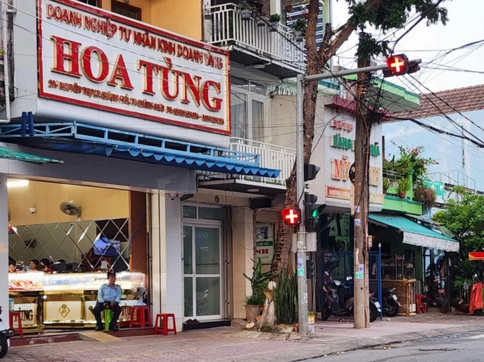Hoạt động mua bán Vàng Hoa Tùng