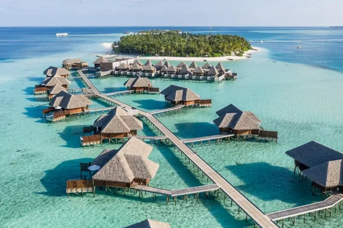 Maldives Thuộc Nước Nào? Khám Phá Thiên Đường Biển Đảo 2026 Khách sạn sang trọng trên mặt nước ở Maldives