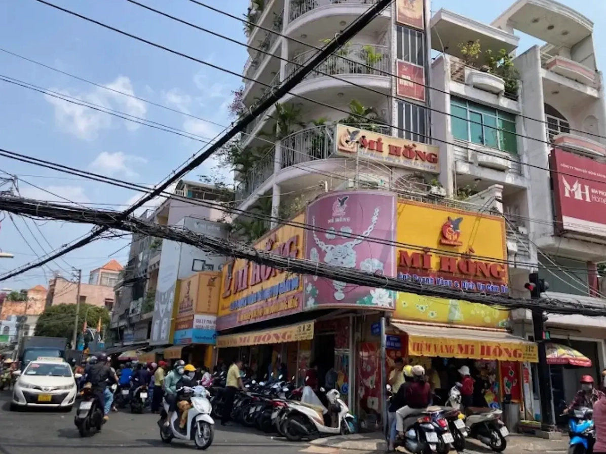 Không gian sang trọng của tiệm vàng Mi Hồng Bình Thạnh