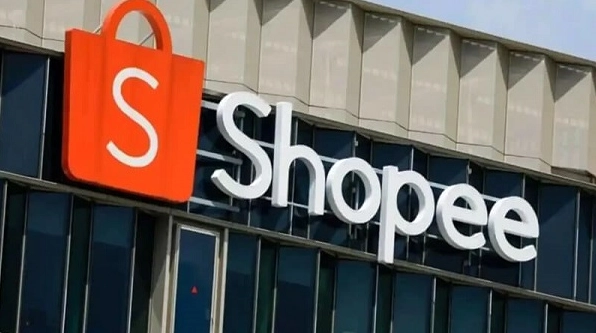 Logo Shopee và cờ Singapore