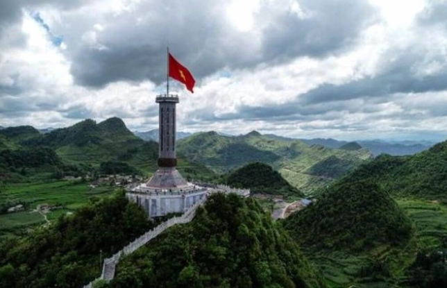 Điểm Cực Tây Nước Ta Thuộc Tỉnh Nào? Khám Phá A Pa Chải Manh dat bien cuong A Pa Chai