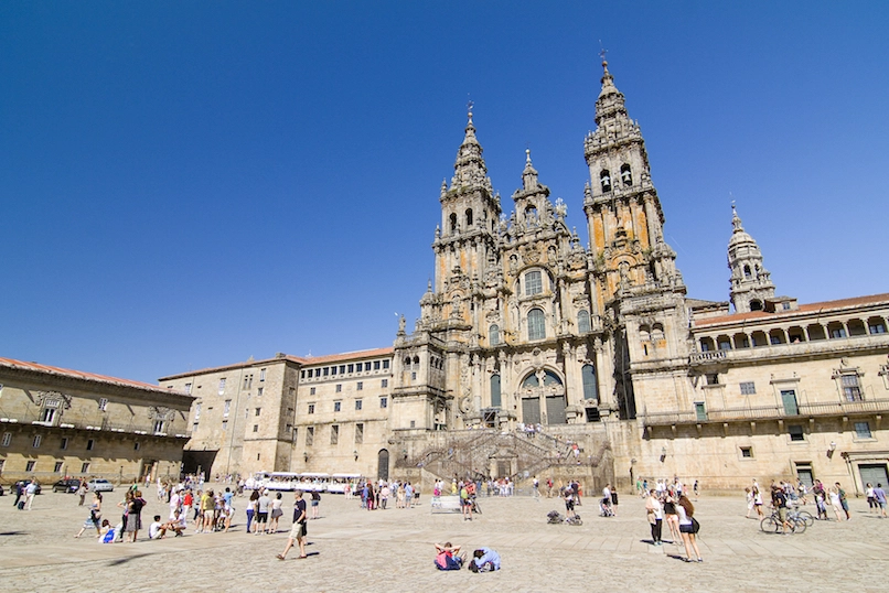 Spain là nước nào? Khám phá trọn bộ thông tin chi tiết 2026 Nhà thờ Santiago de Compostela, một điểm hành hương nổi tiếng ở Spain