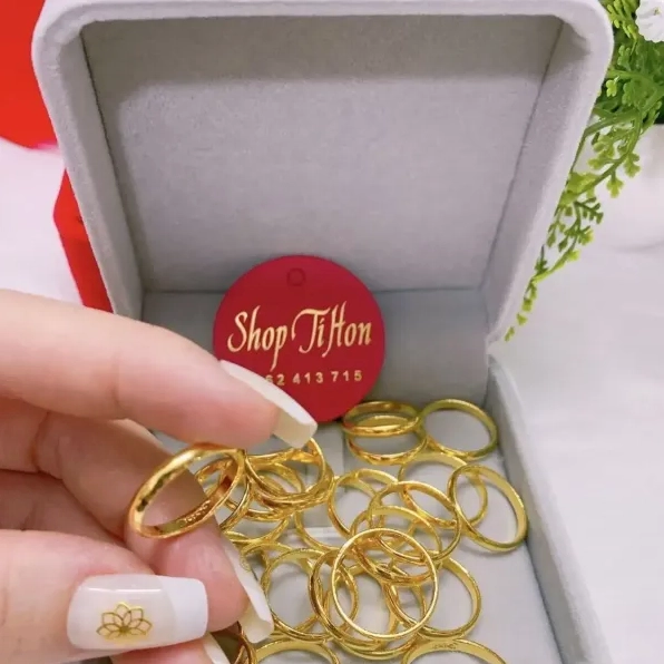 Nhẫn Vàng 5 Phân: Giá Cả, Mẫu Mã & Kinh Nghiệm Chọn Mua 2026 Nhẫn vàng 5 phân 24K chạm khắc tinh xảo