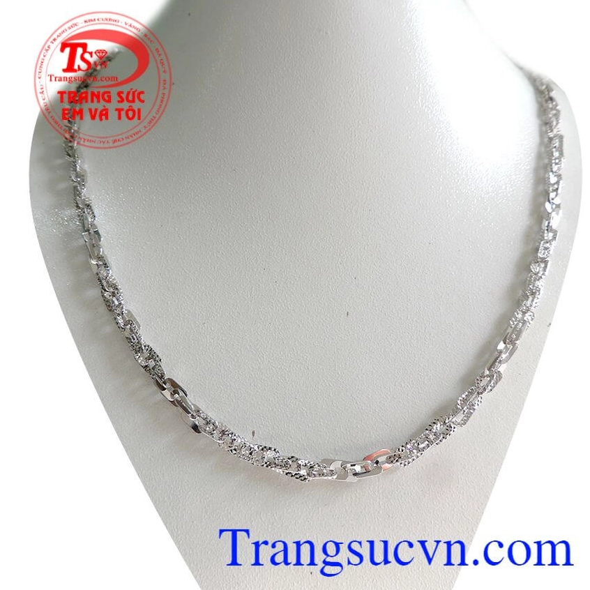 Nhẫn vàng trắng 750 đính kim cương