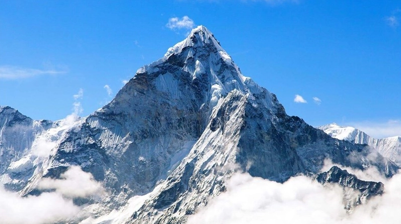 nui-everest-o-nuoc-nao-kham-pha-noc-nha-the-gioi-2026_384