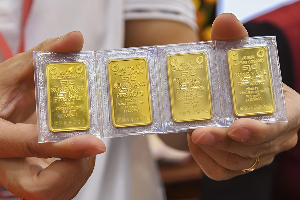 Tại sao nên quan tâm đến giá vàng năm 2000?
